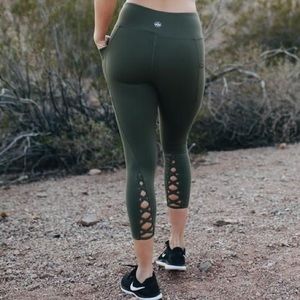 SENITA CRISS CROSS LEGGINGS-pine color, size small